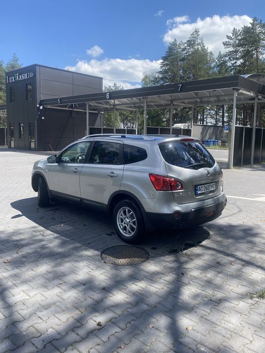 Продам Nissan Qashqai + 2