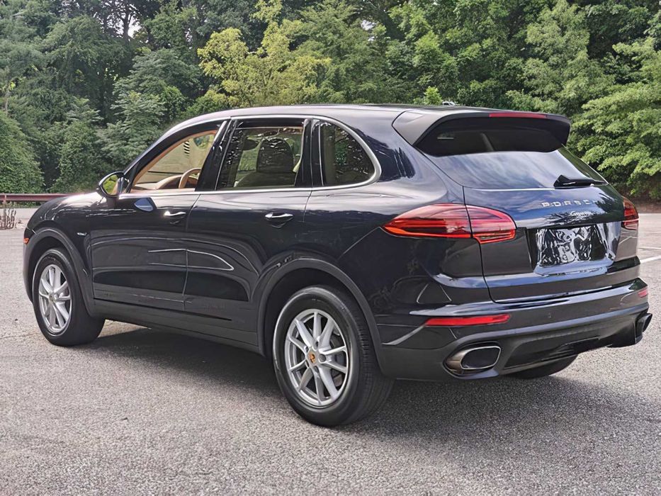 Porsche Cayenne      2015