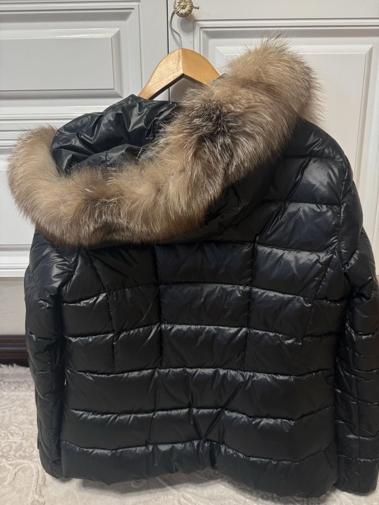 Курточка Moncler