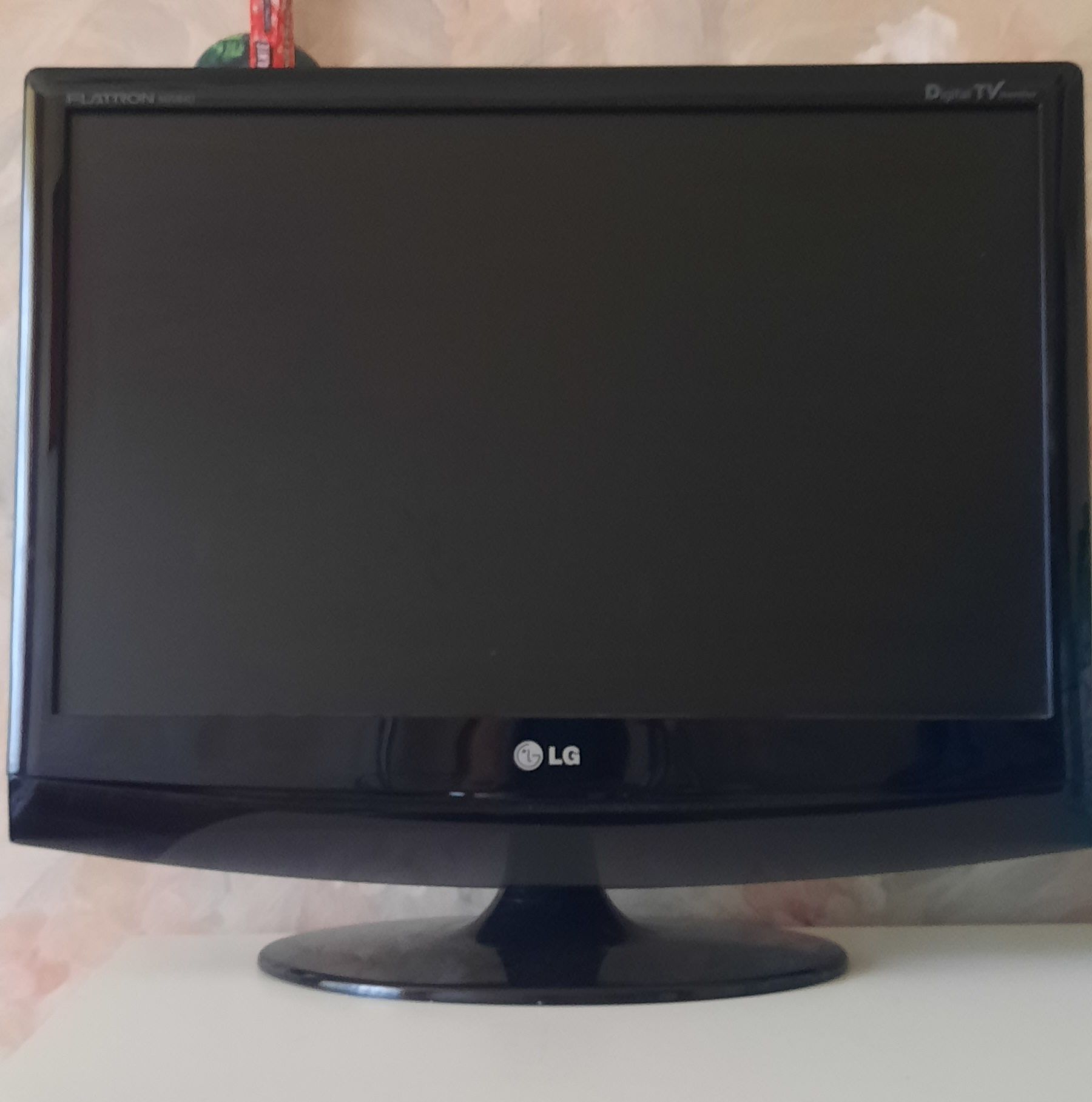 Telewizor LCD LG Flatron M2094D