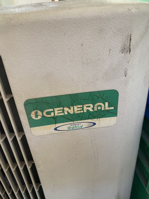 2 Ar condicionado completos a funcionar.