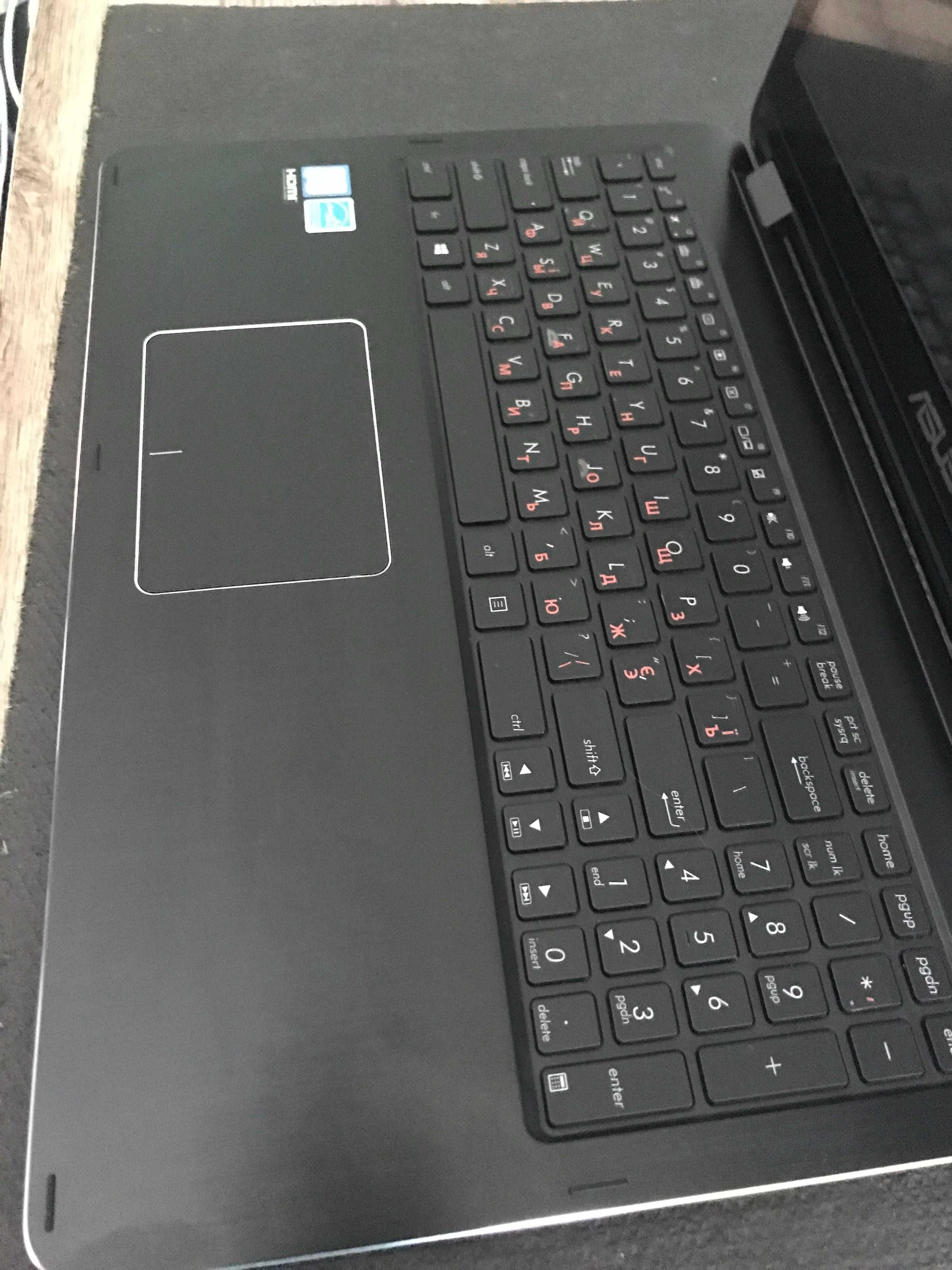 Ноутбук ASUS Q 534 U  Notebook PC .