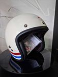 Kask orzech klasyczny Bell Custom 500 Stripes Pearl White Red GRATISY!