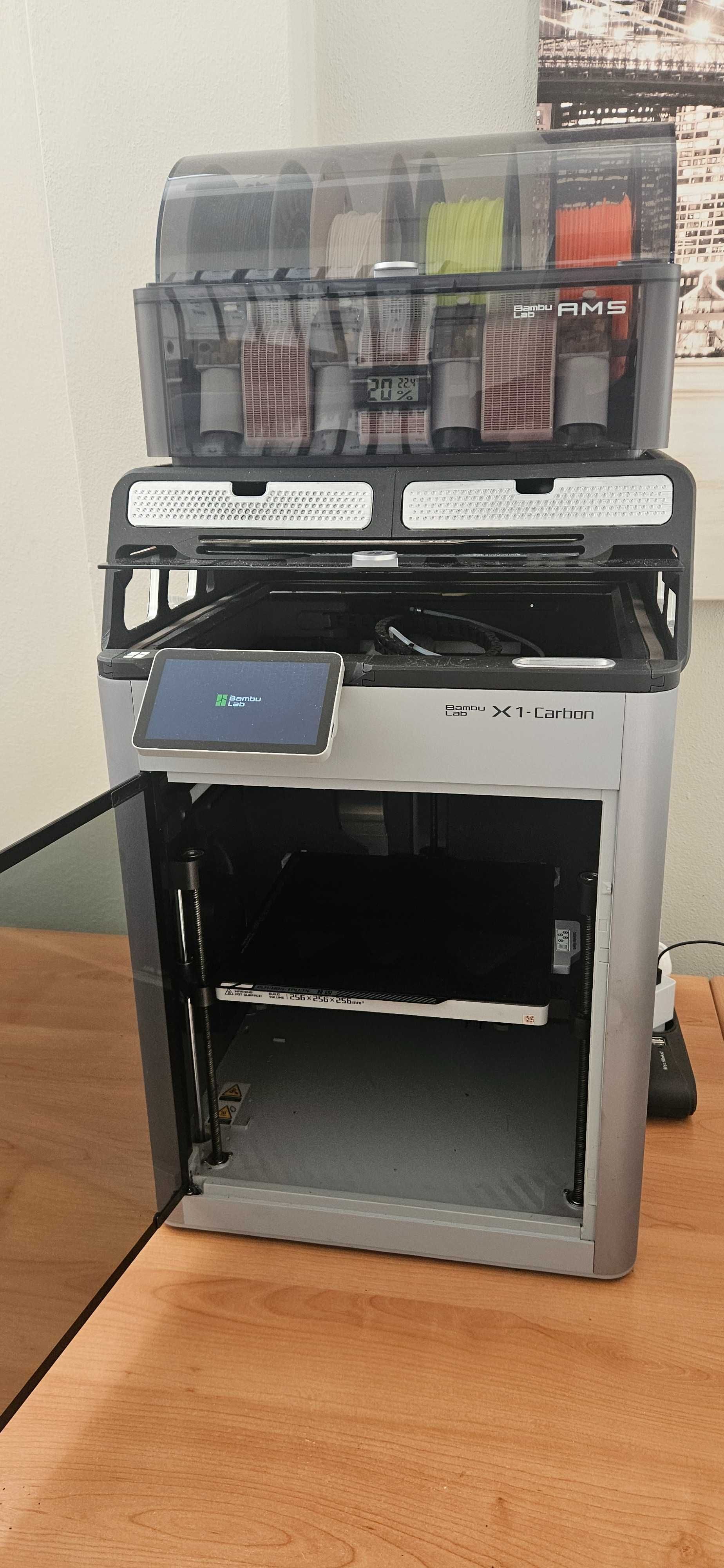 Impressora 3D  Bambulab X1 Carbon e MUITO material de reposição