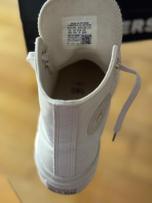 Ténis All Star Chuck Taylor brancos como novos