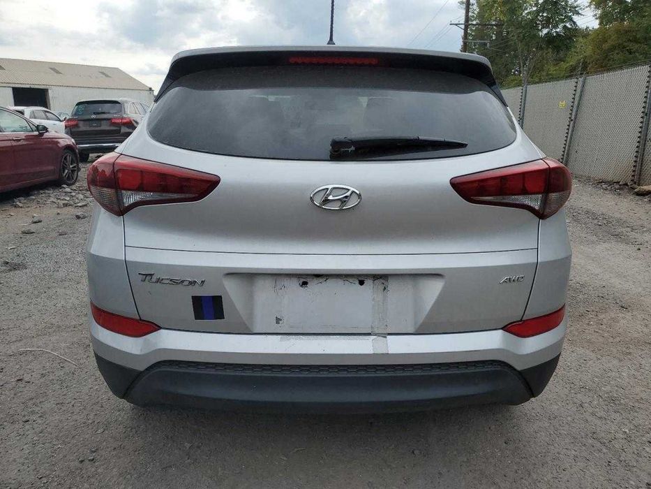 Hyundai Tucson SE 2018 в напряку порту