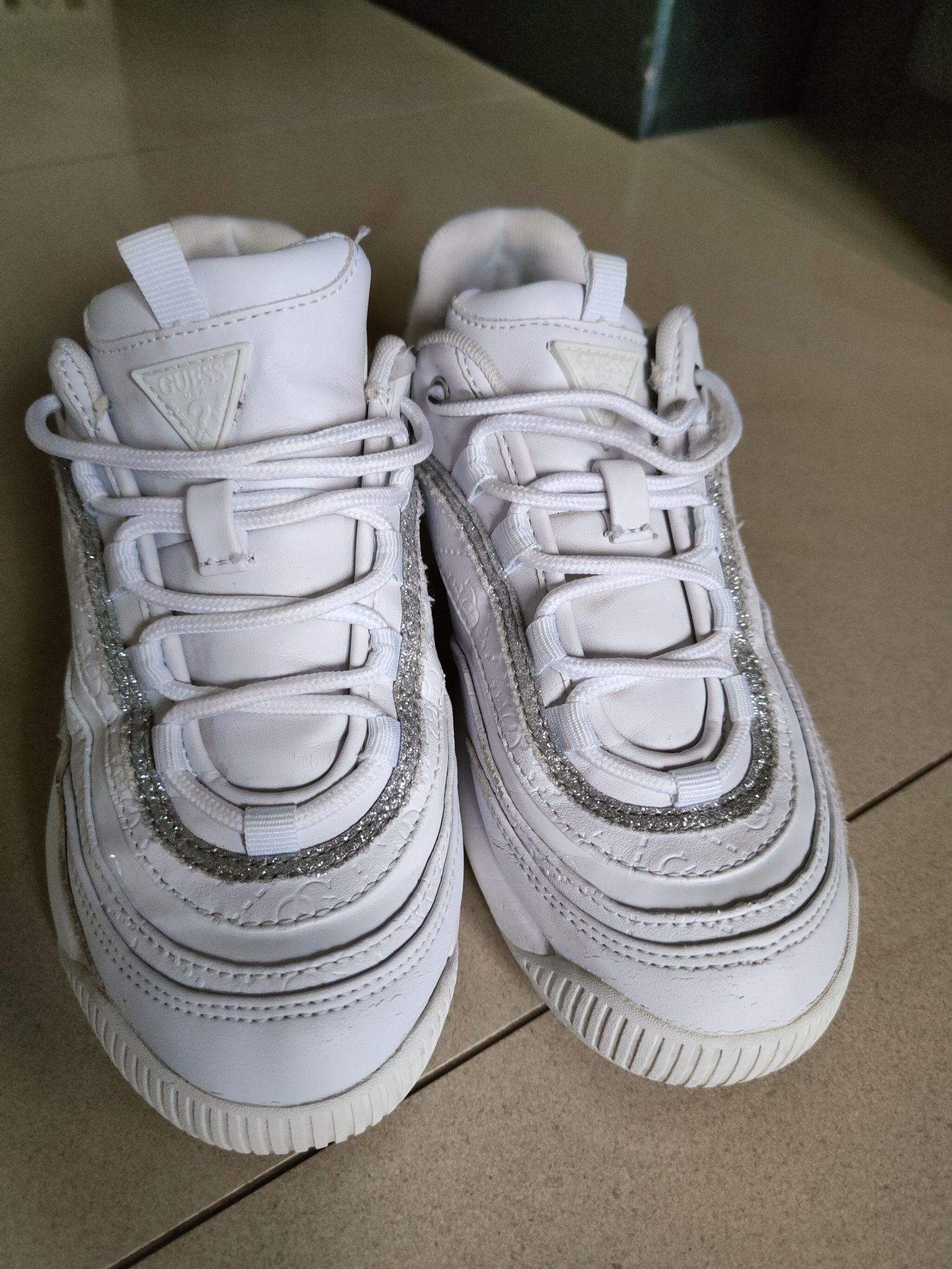 Sneakersy białe Guess