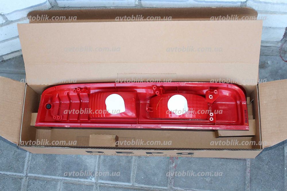 Задний фонарь Renault Trafic, Opel Vivaro, Nissan Primastar, Talento
