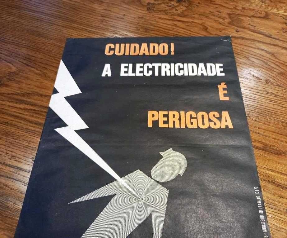 Posters / Cartazes / Sinalética de Segurança ou Proibição – Antigos