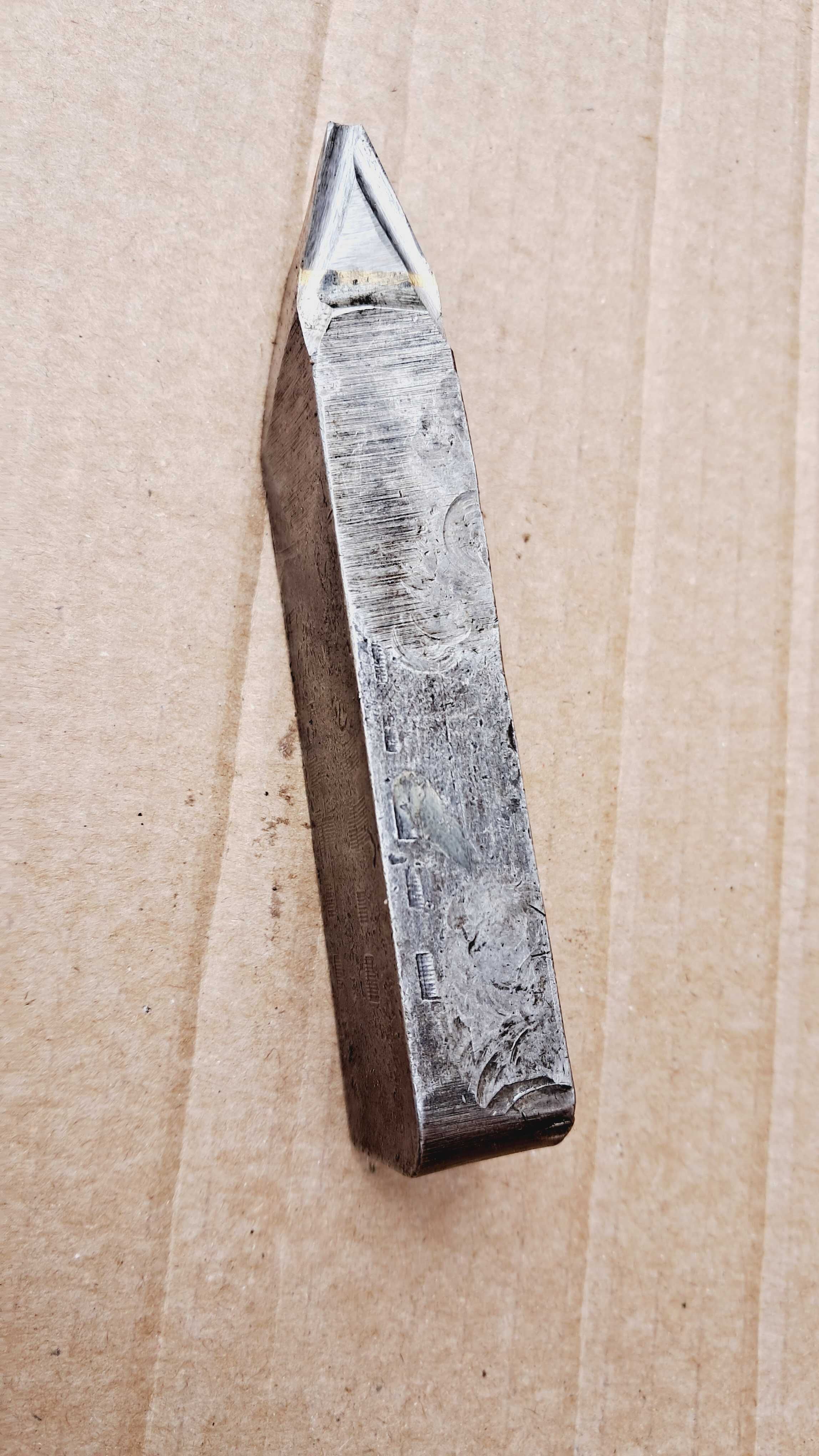 Nóż tokarski do pasków klinowych 25x25 SW 18