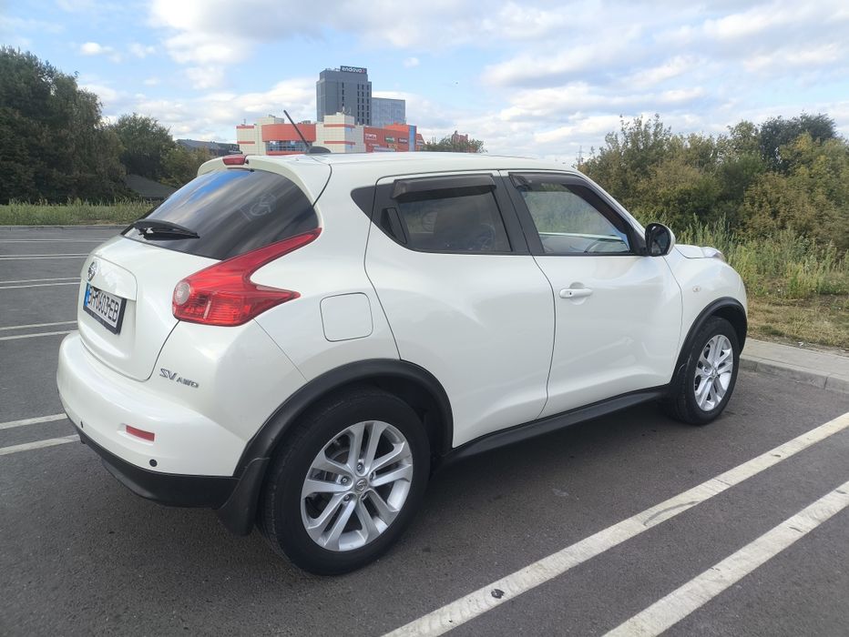 Продам Nissan Juke 1.6 turbo SV AWD 2011