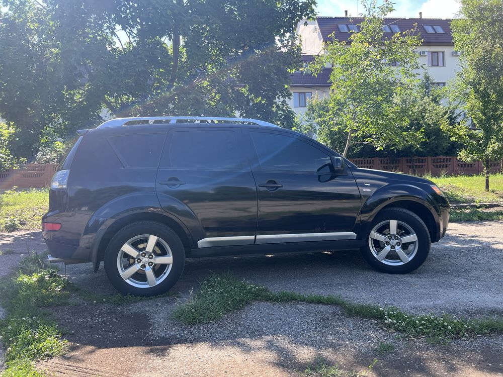 Продам Mitsubishi outlander XL