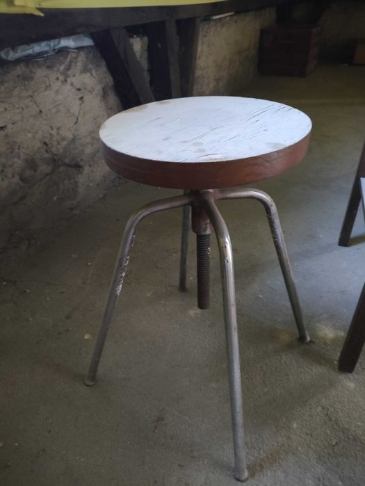 Stołek, taboret obrotowy, kręcony