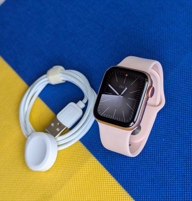 Гарний стан Магазин Apple Watch SE 40 Gold АКБ 99%  майже нові