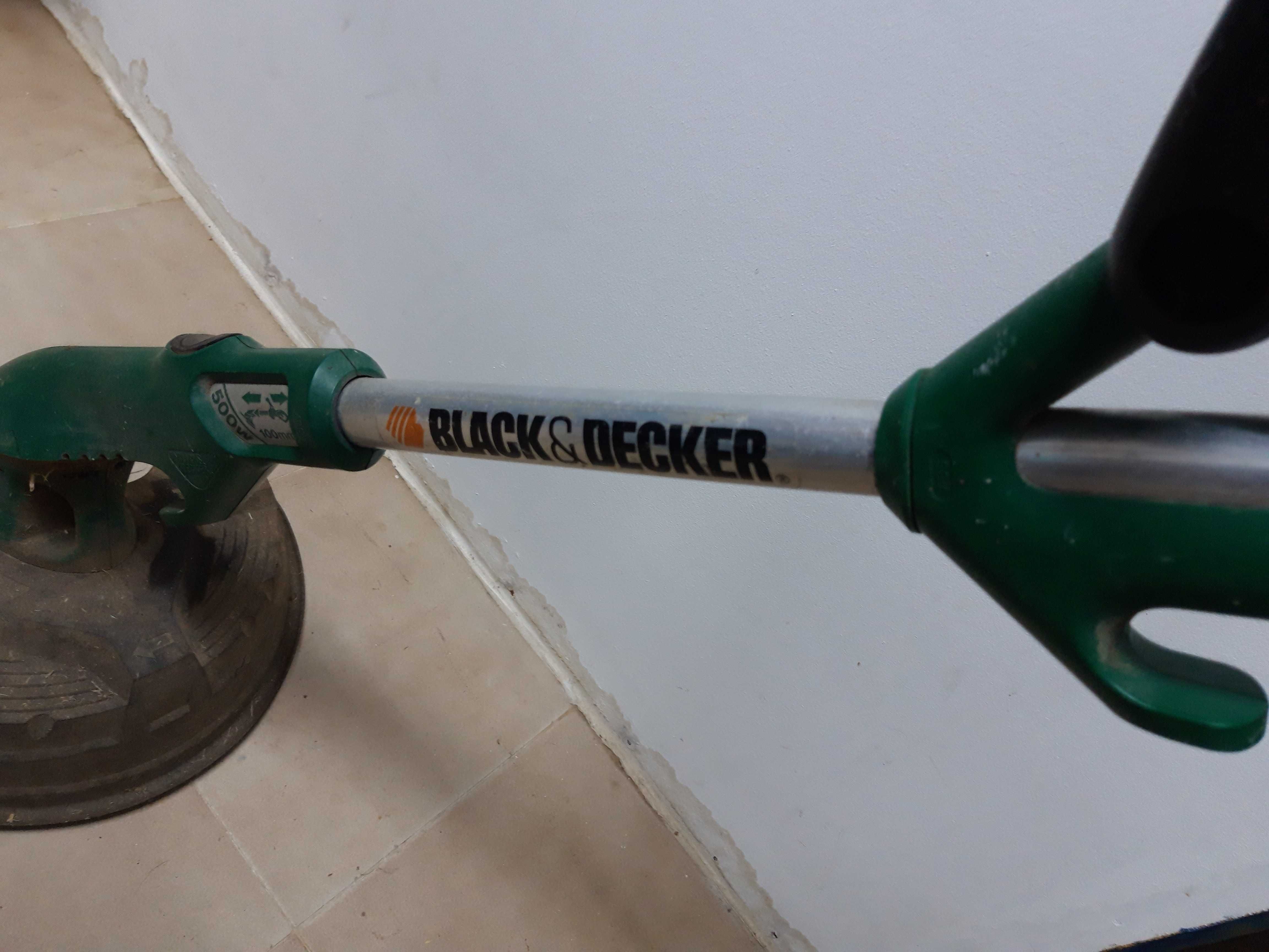 Aparador de relva Black&Decker para peças