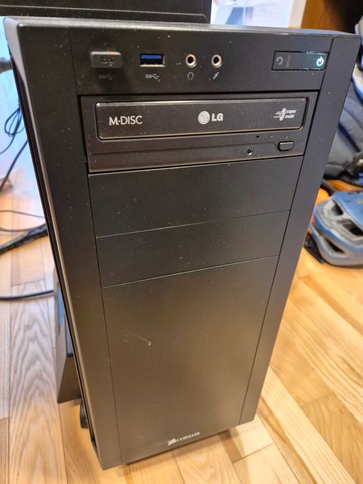 Komputer stacjonarny (i7-5820K + NVidia GTX 1070 + 32GB RAM + 2.5TB)