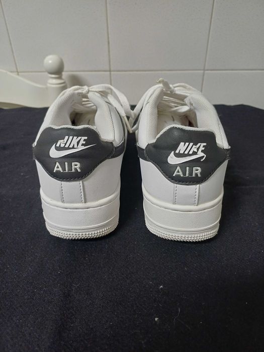 Ténis NIKE AIR brancos Nº39