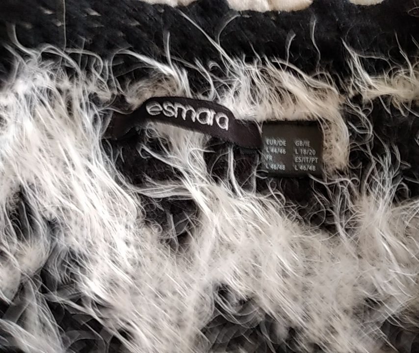 Camisola com fios compridos marca Esmara