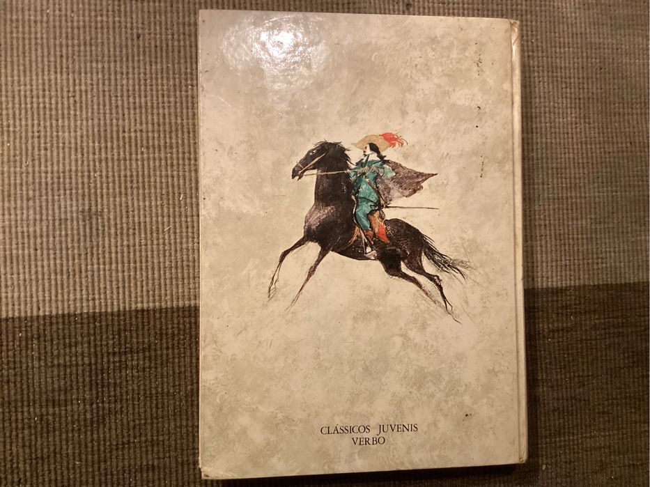 Livro OS 3 MOSQUETEIROS de Alexandre Dumas. Clássicos Verbo Juvenil