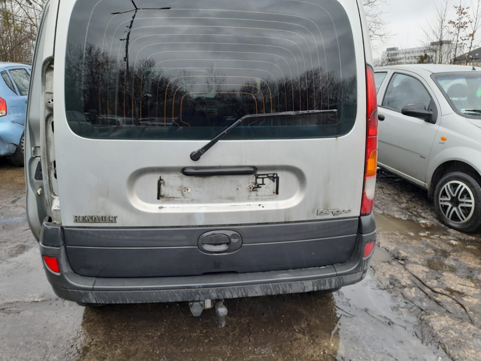 Renault Kangoo 1,5dci 2004r. 48kW/65KM maska przòd 101