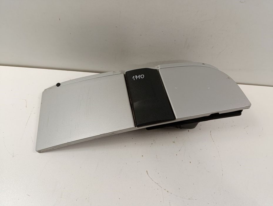 Mercedes Vito W639 Klapka Wlewu Paliwa 9744