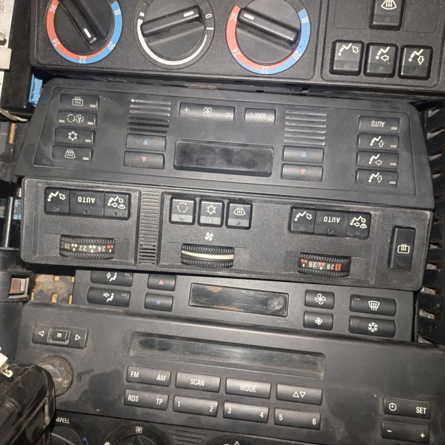 Разборка BMW БлокDME ABS и т.д. BMW Е30 E32 E34 E36 E38E39 X5 X3 F10