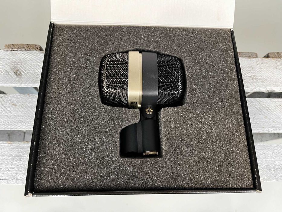 Mikrofon dynamiczny AKG D12 VR - do stopy perkusji