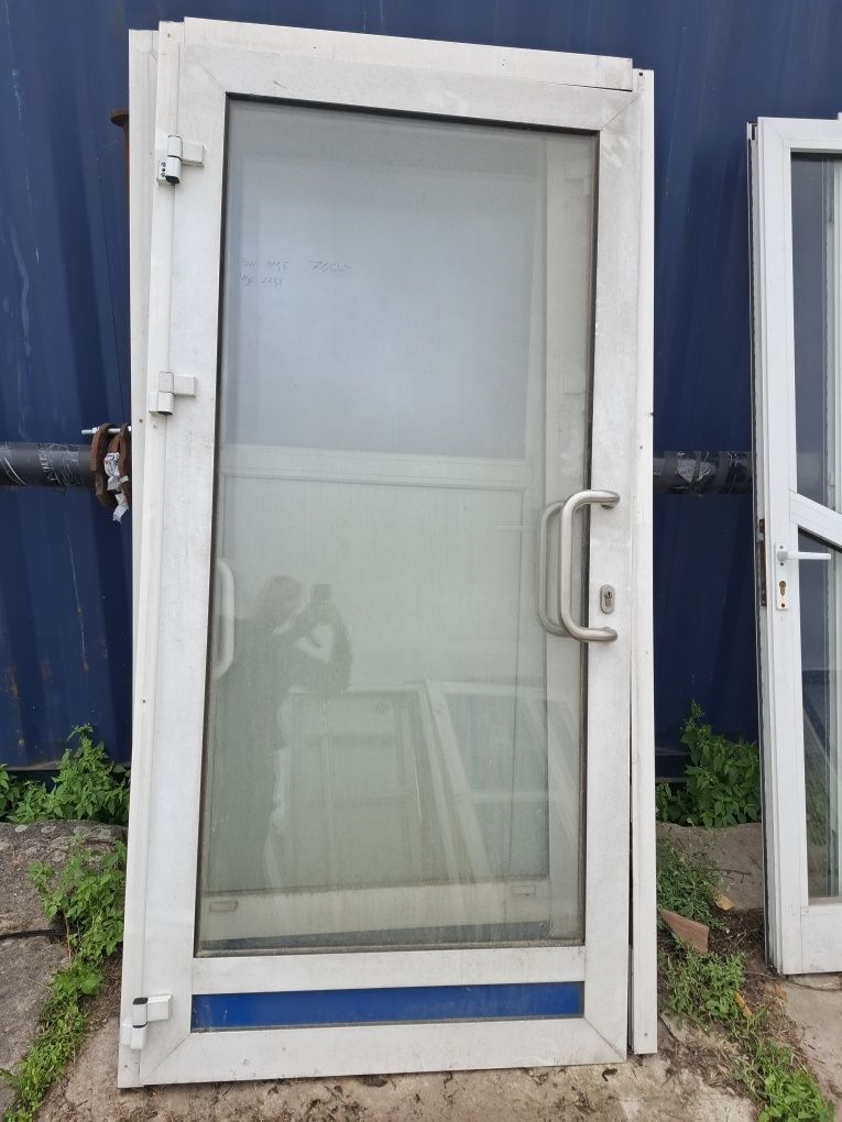 Drzwi lewe dwuszybowe zewnętrzne aluminiowe