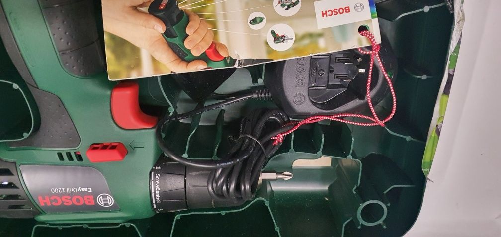 Wkrętarka Bosch zasilanie akumulatorowe 12 V