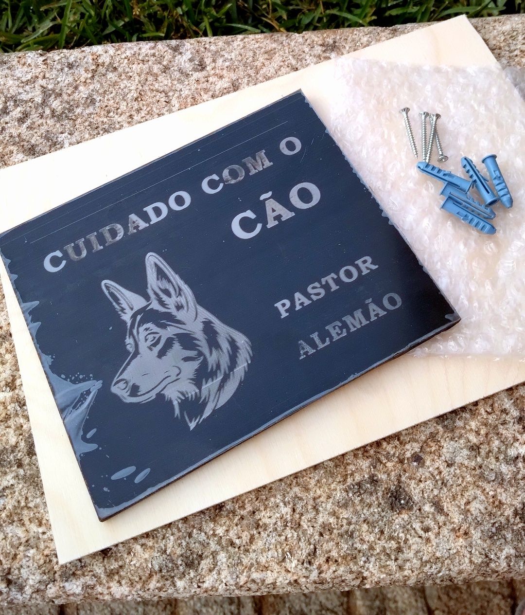 Placa de aviso  em acrílico para cães personalizada