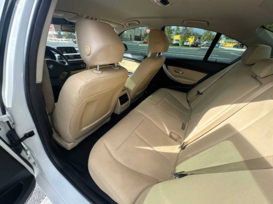 BMW 3 Series 320i      2018