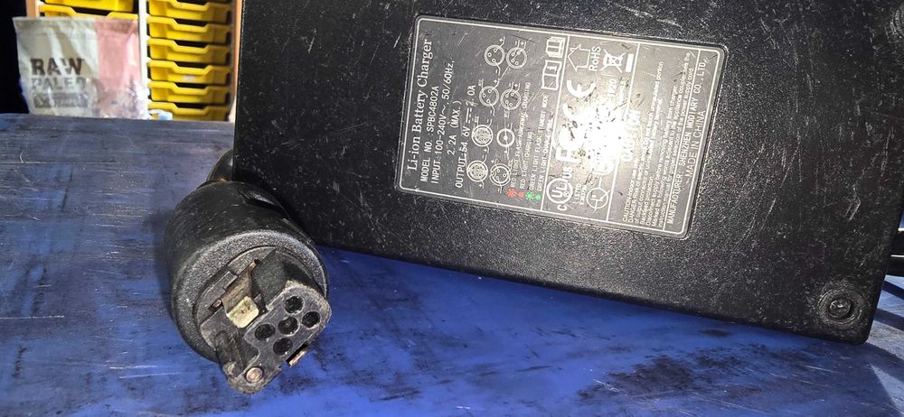 Ładowarka BH Emotion Do roweru 54,6v