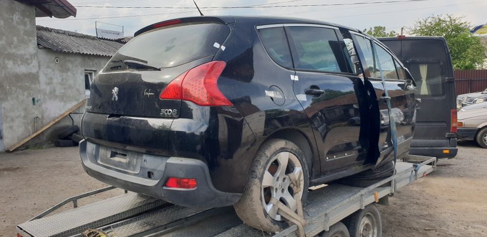 Скло дверей бокове заднє переднє peugeot 3008 2009-2015 стекло двери