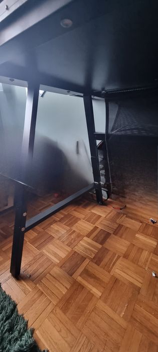 Biurko gamingowe, czarny, 160x80 cm
Nowoczesny zestaw do gi