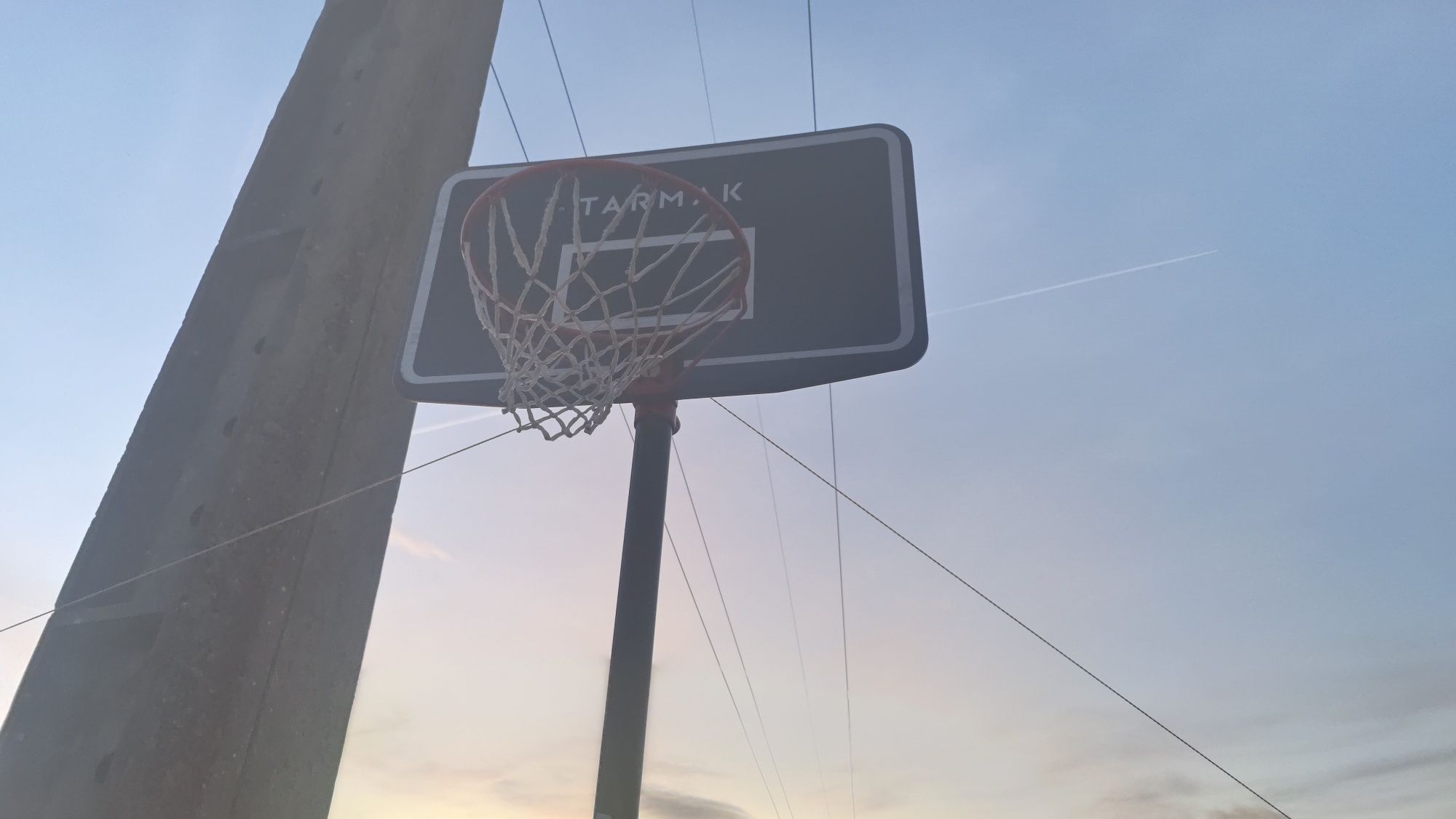 Cesto de basquetebol
