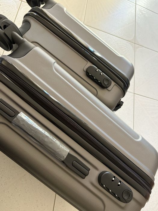 2 Mala viagem novas, nunca usadas.