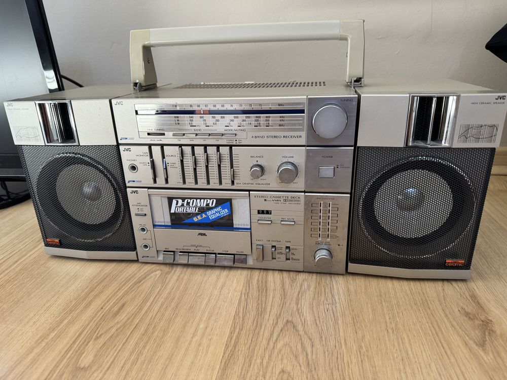 Magnetofon JVC- stary model