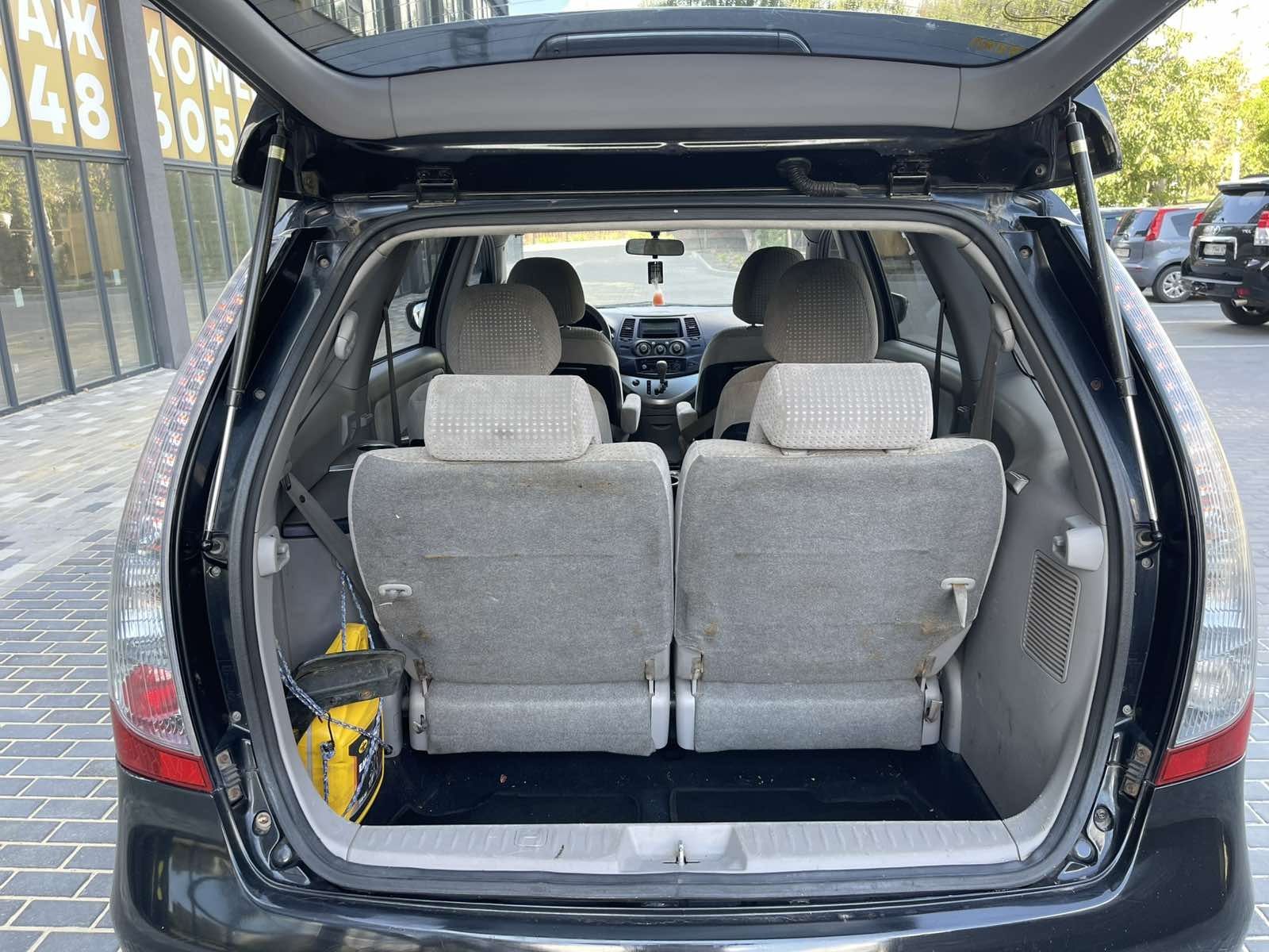 Mitsubishi Grandis 2.4 Газ Автомат
