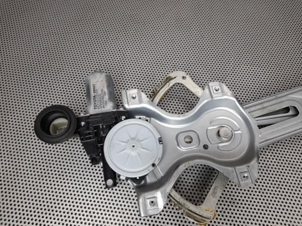 Elevador vidros frente direito TOYOTA Yaris (_P9_)