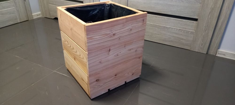 Donica, doniczka drewniana na taras, balkon, do ogrodu