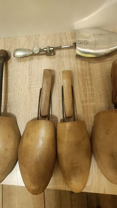 Колодки для взуття металеві дерев'яні пластик