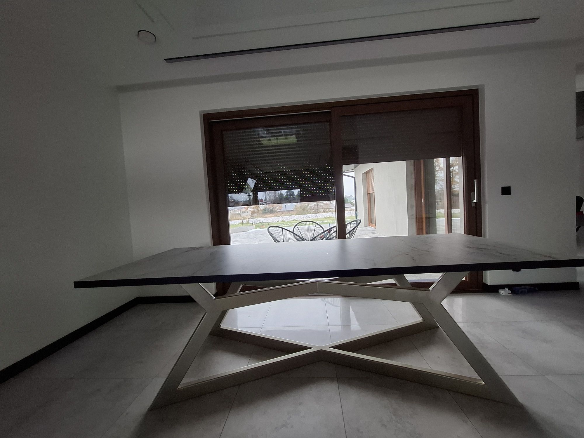 Nowy stół nowoczesny salon jadalnia kuchnia