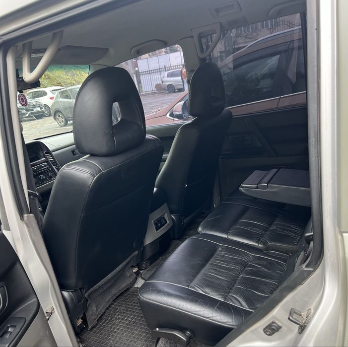 Міцубісі Паджеро,надійний джип,все працює.