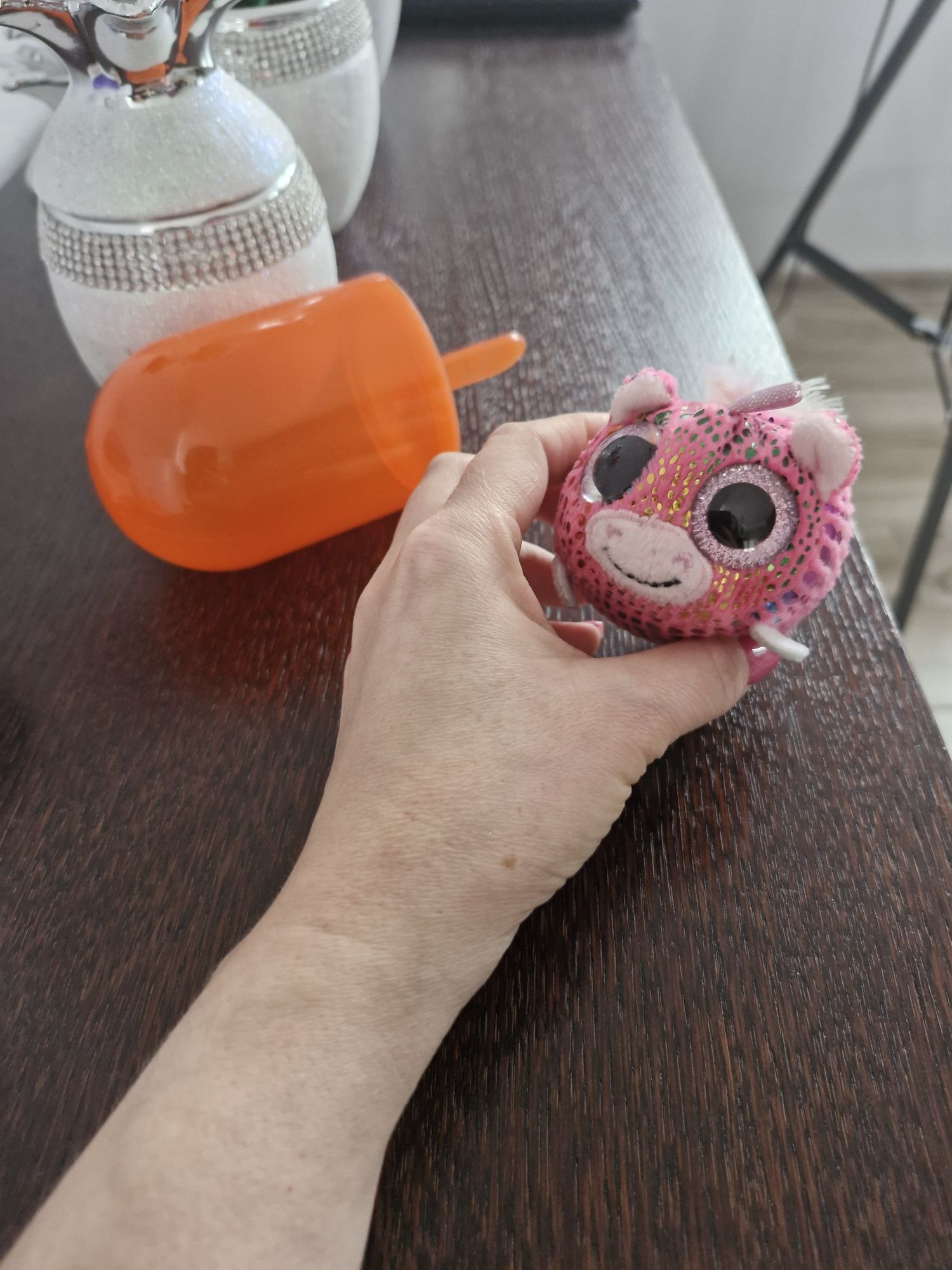 Maskotka mięciutka w pudełku  a la lód