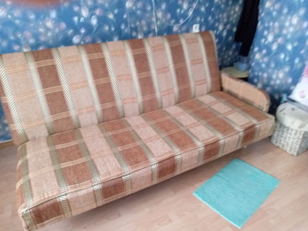 Продам розкладний диван
