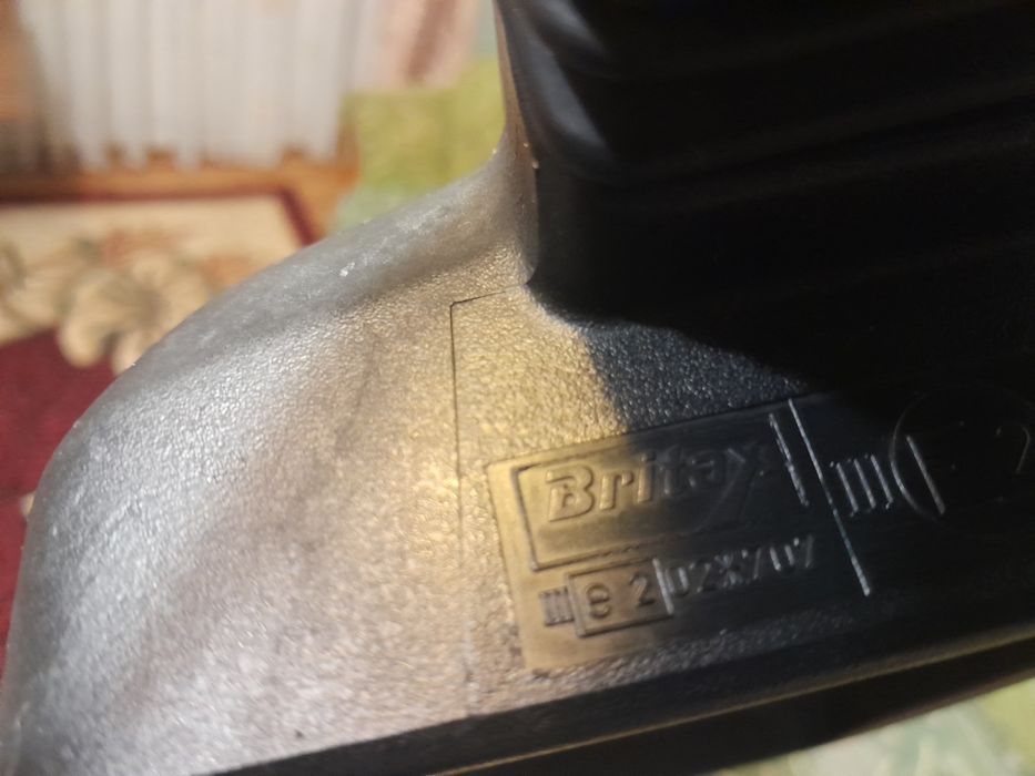 Продам дзеркало Пежо