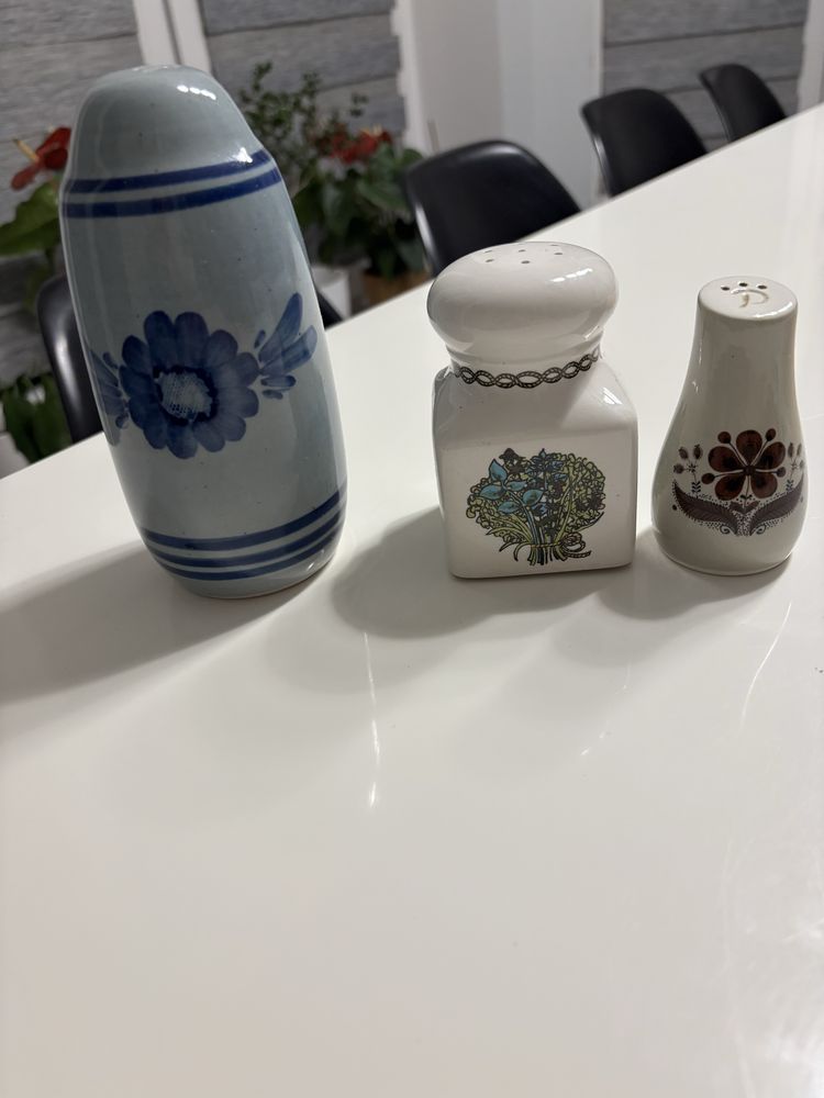 Porcelanowe pieprznik, solniczki