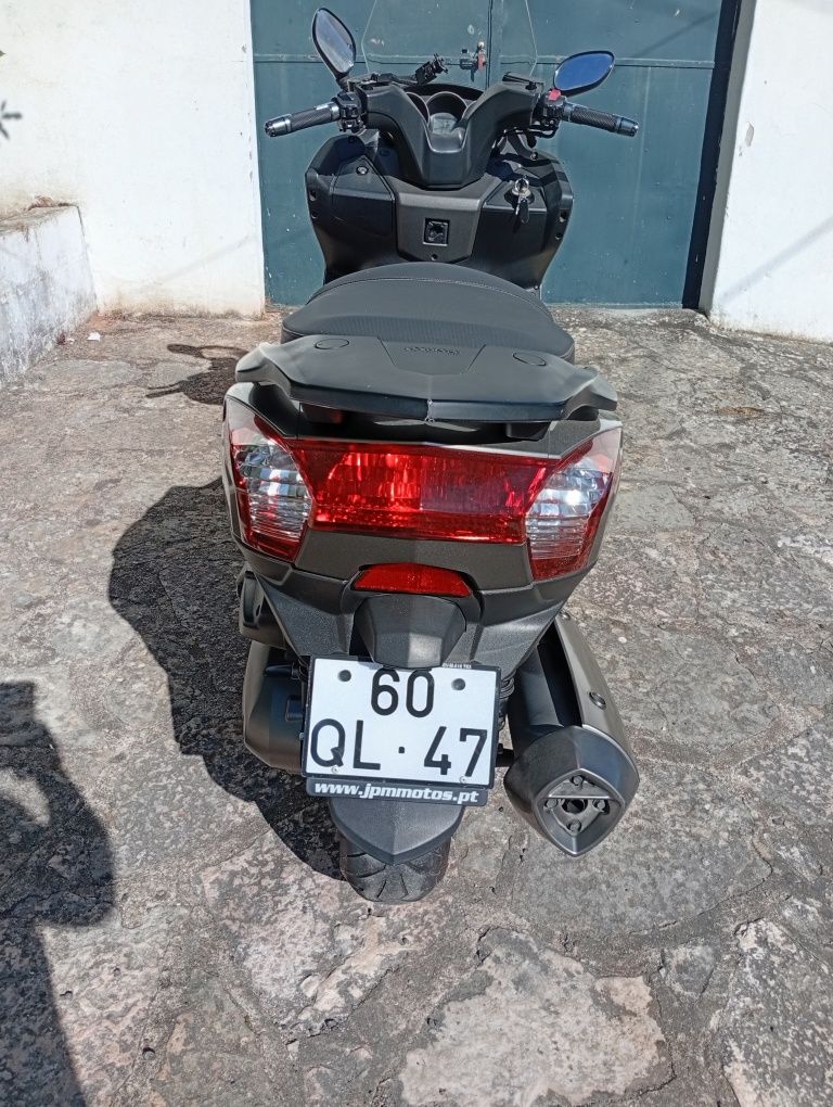 KYmco Downtown 300