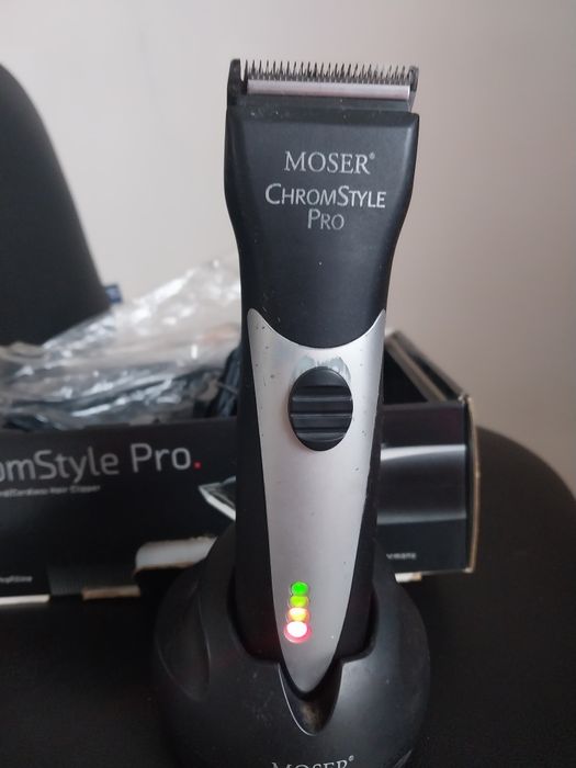 Продам професійну машинку для стрижки moser