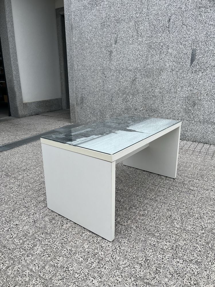 Mesa de centro (topo em vidro)